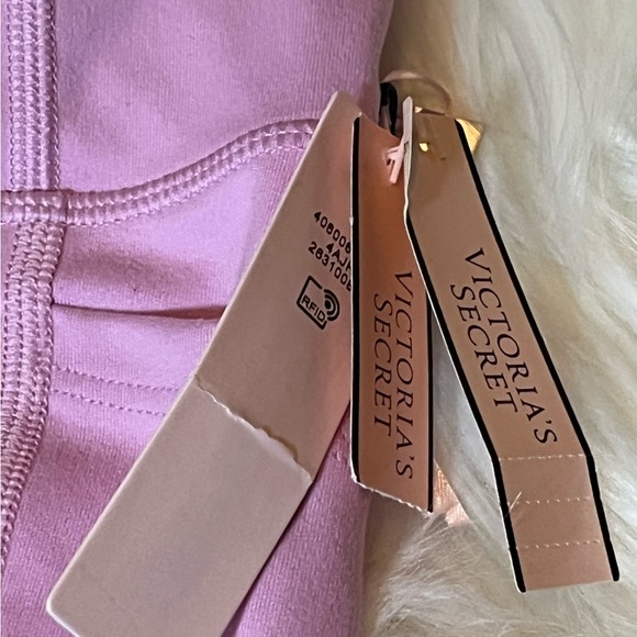 Victoria's Secret Flow On Point Leggings - Picture 11 of 11